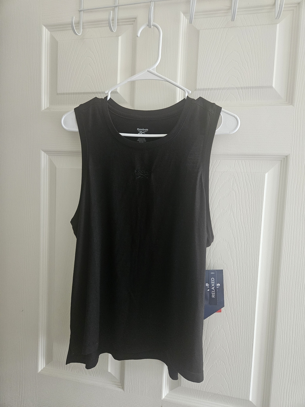 NWT Reebok Relaxed dtm Embroidery Glow Tank Large
